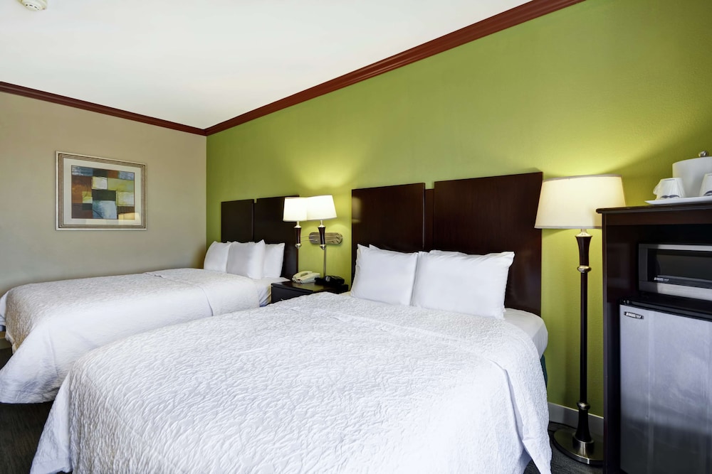 Hampton Inn and Suites Corpus Christi I-37 Navigation Blvd 13/48