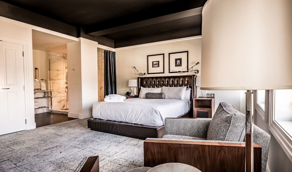 Classic, Single, King Bed