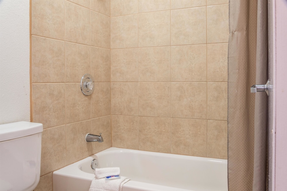 Motel6 Mesquite, TX - Rodeo - Convention Ctr 36/39