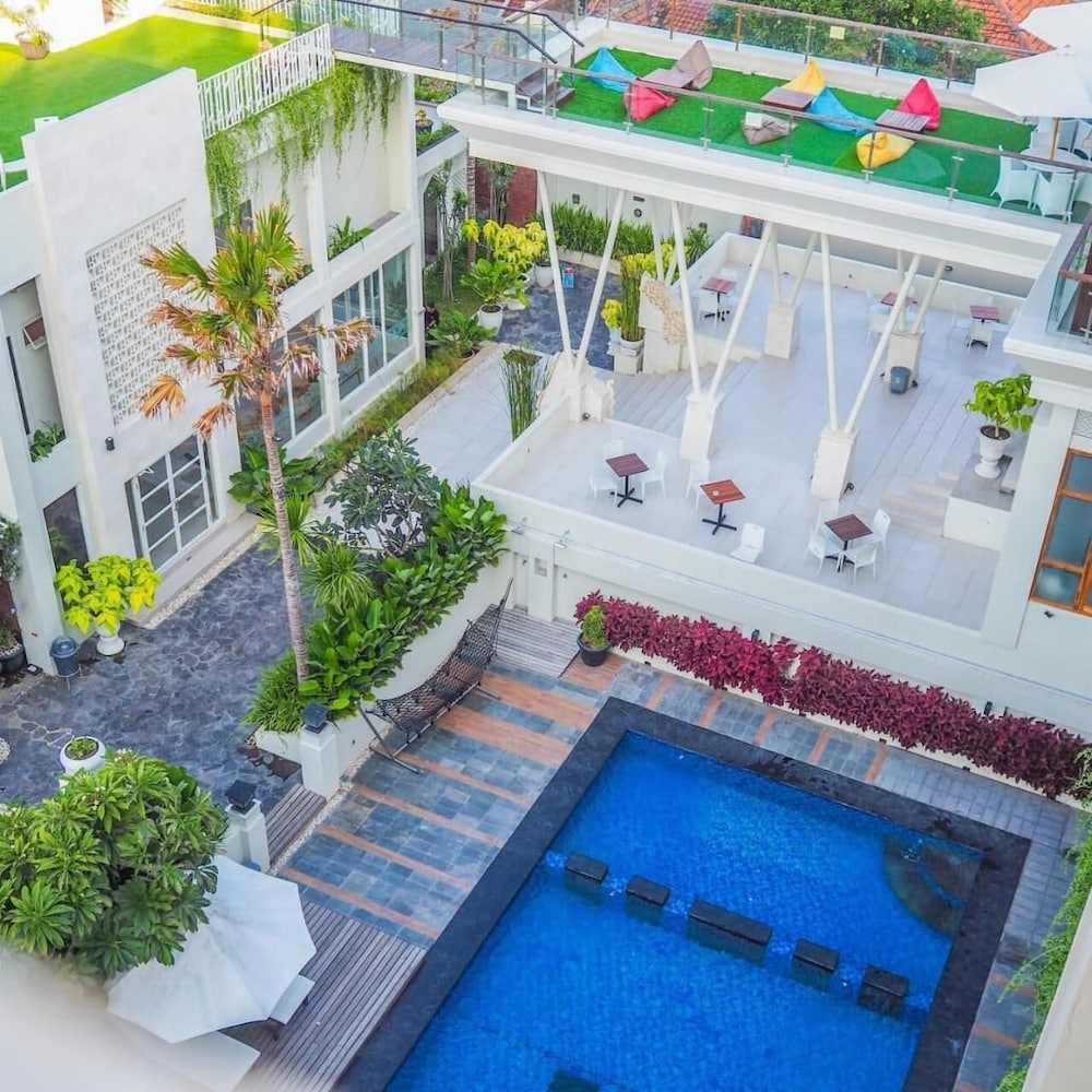 Luminor Hotel Banyuwangi Yos Sudarso 4/70