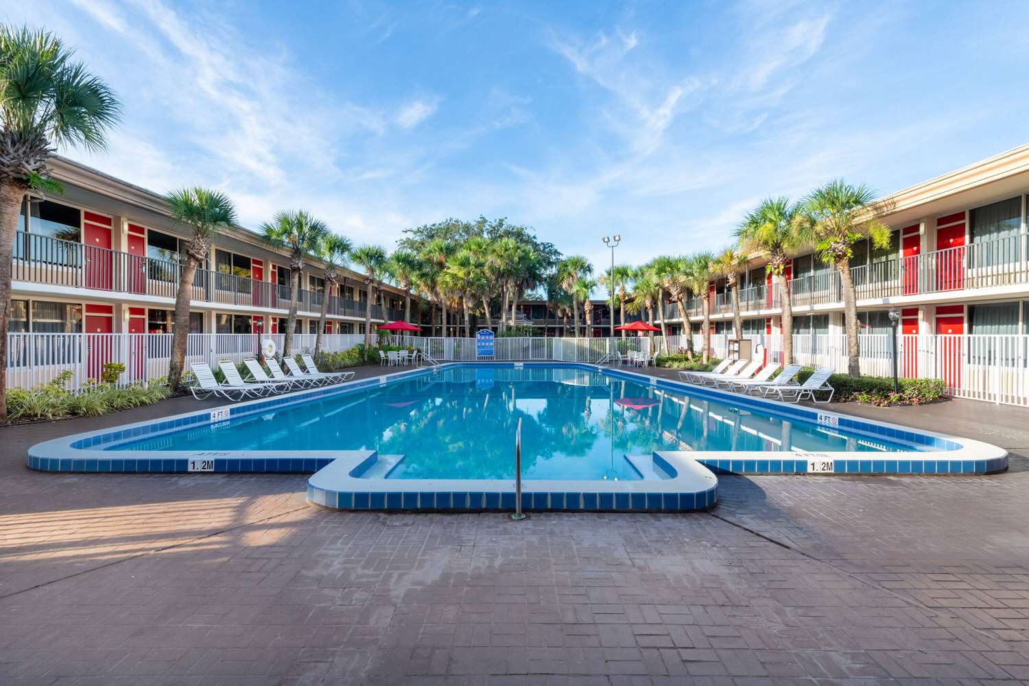 Ramada by Wyndham Kissimmee Gateway 30/34