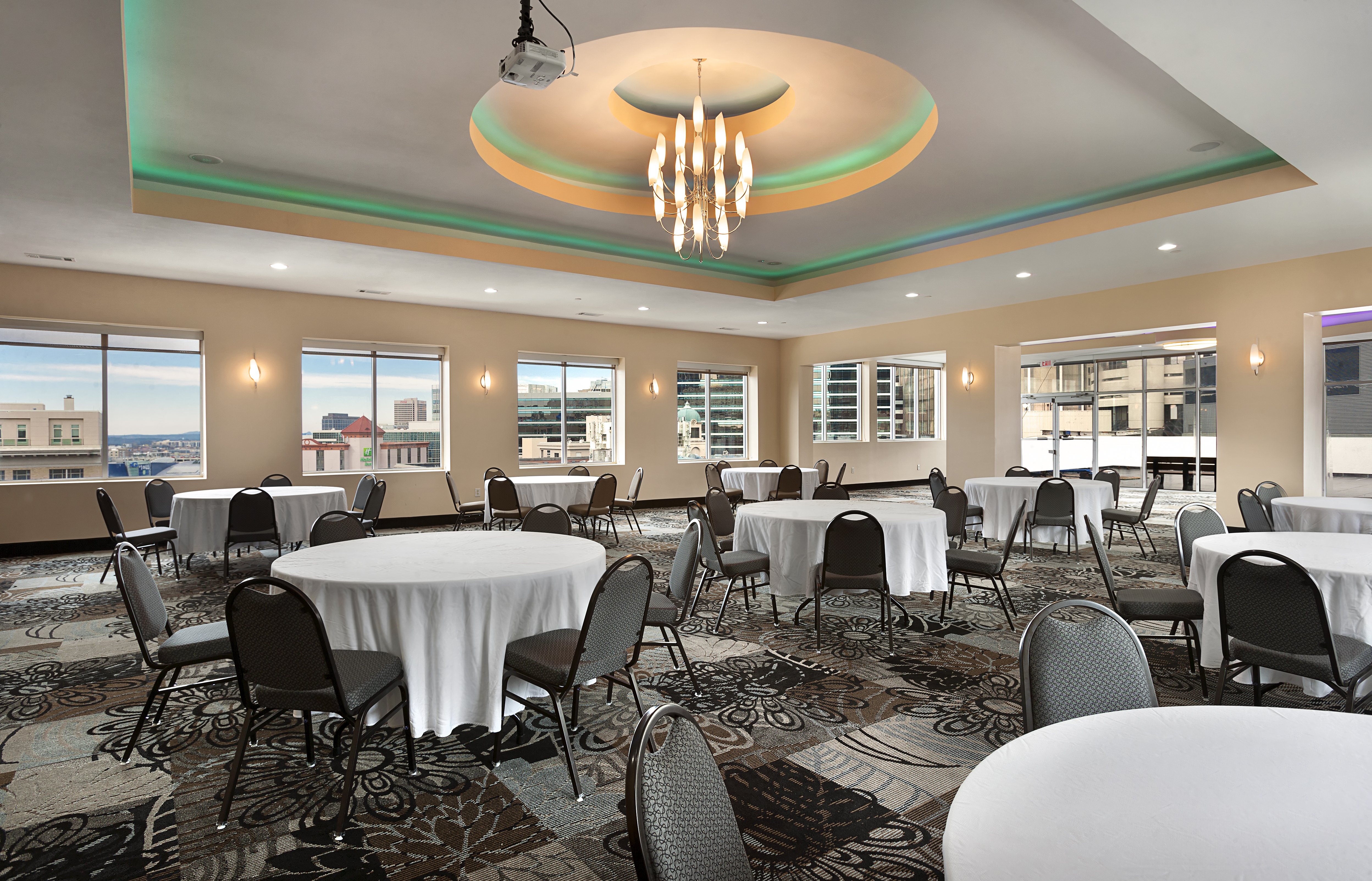 Holiday Inn Express And Suites Atlanta Downtown 40/48