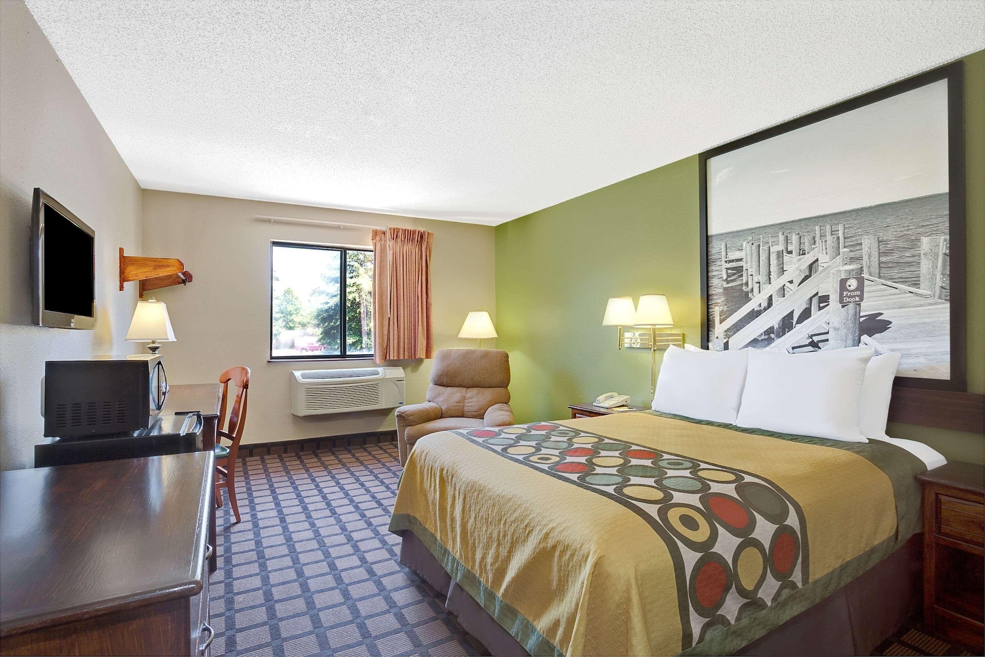 SUPERIOR, KING BED