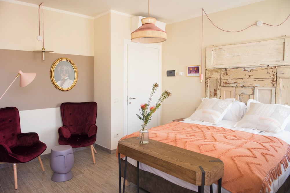 DELUXE, DOUBLE BED, CITY VIEW