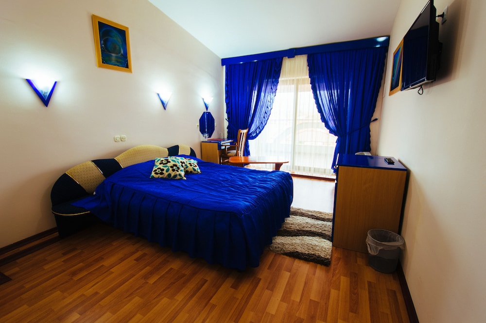 Kristal Palace Hotel 14/71