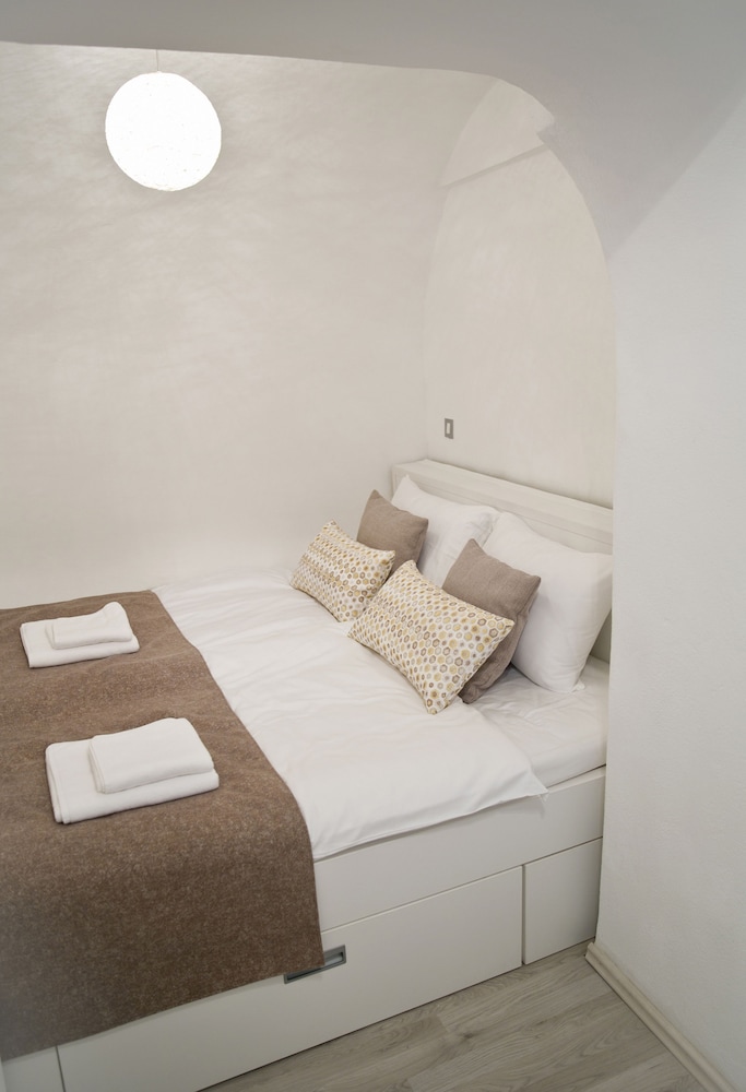 Apartments Hisa Pod Gradom 14/50