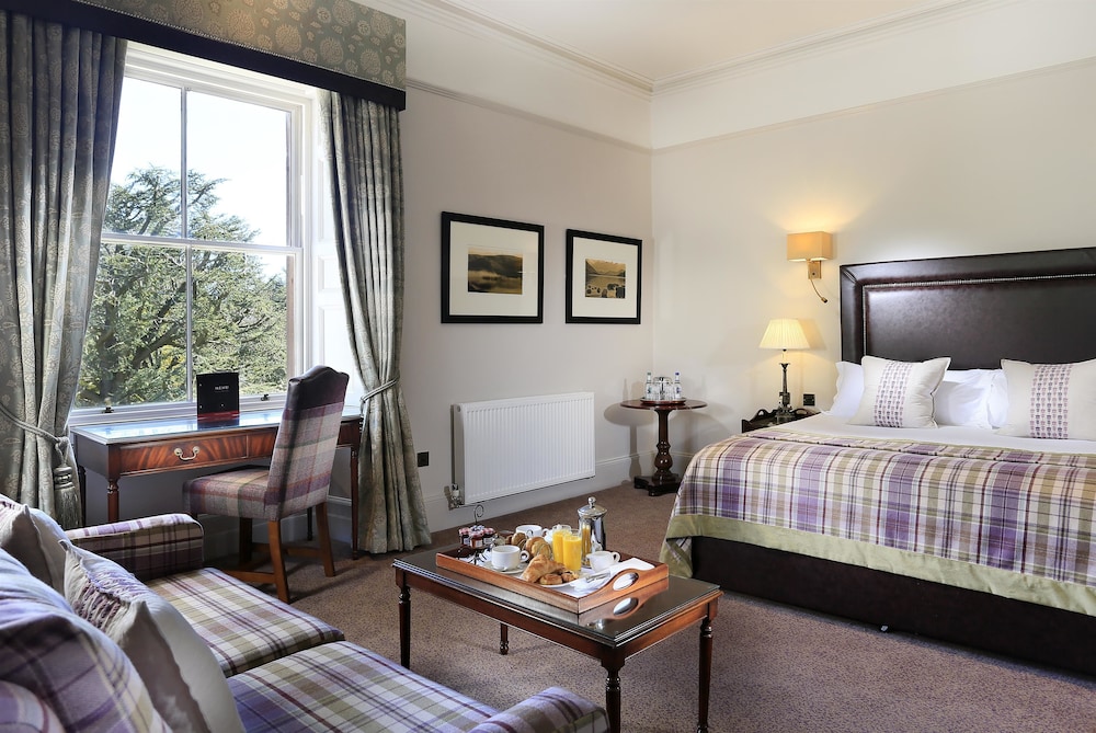 Macdonald Leeming House 9/50