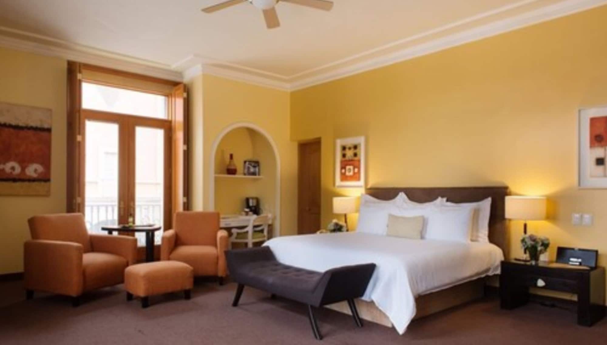 Superior, Suite, King Bed, City View