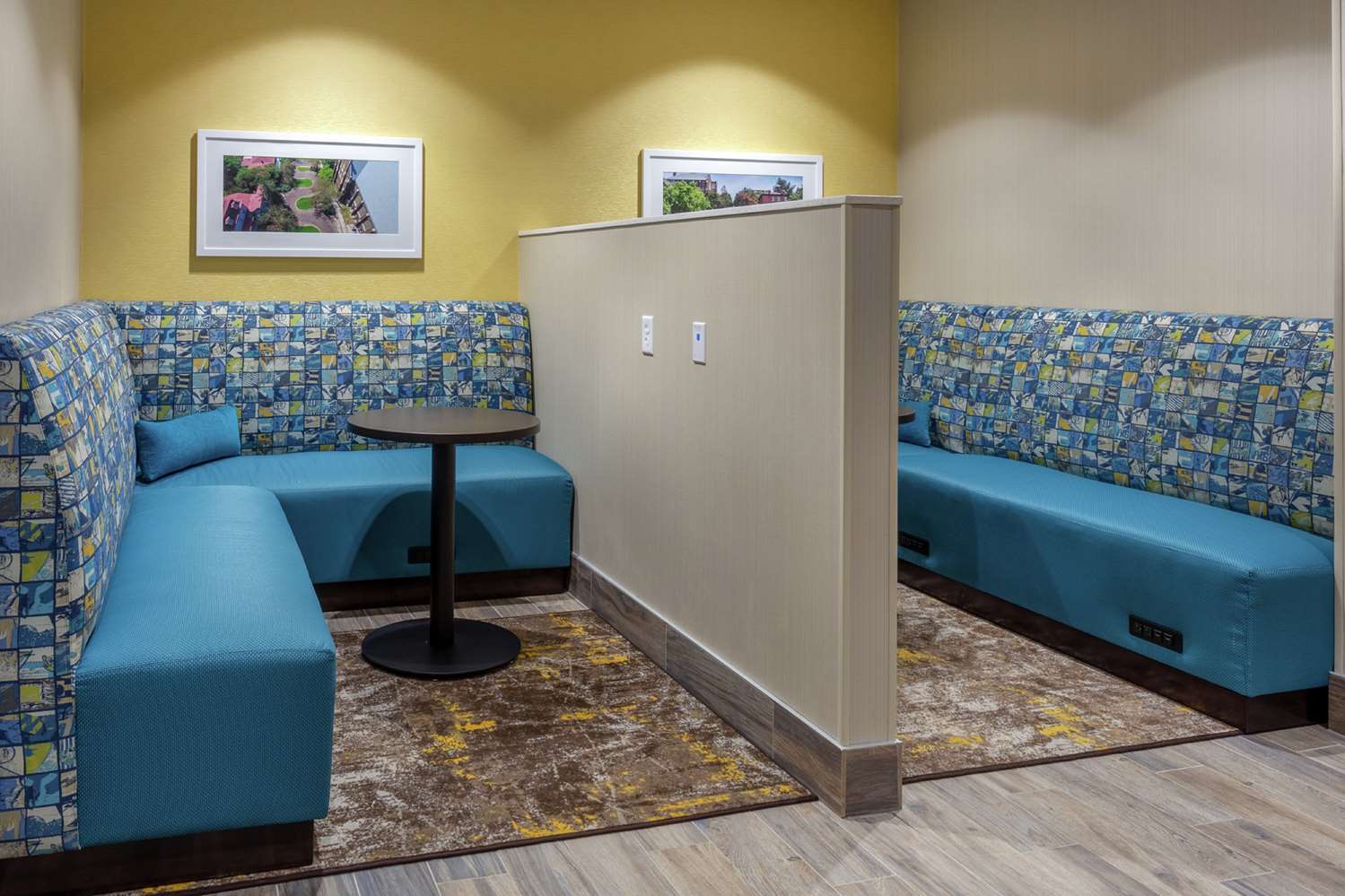 Hampton Inn & Suites Burlington IA 32/46