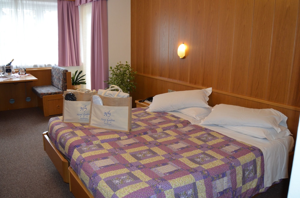 HOTEL LADINA 16/56
