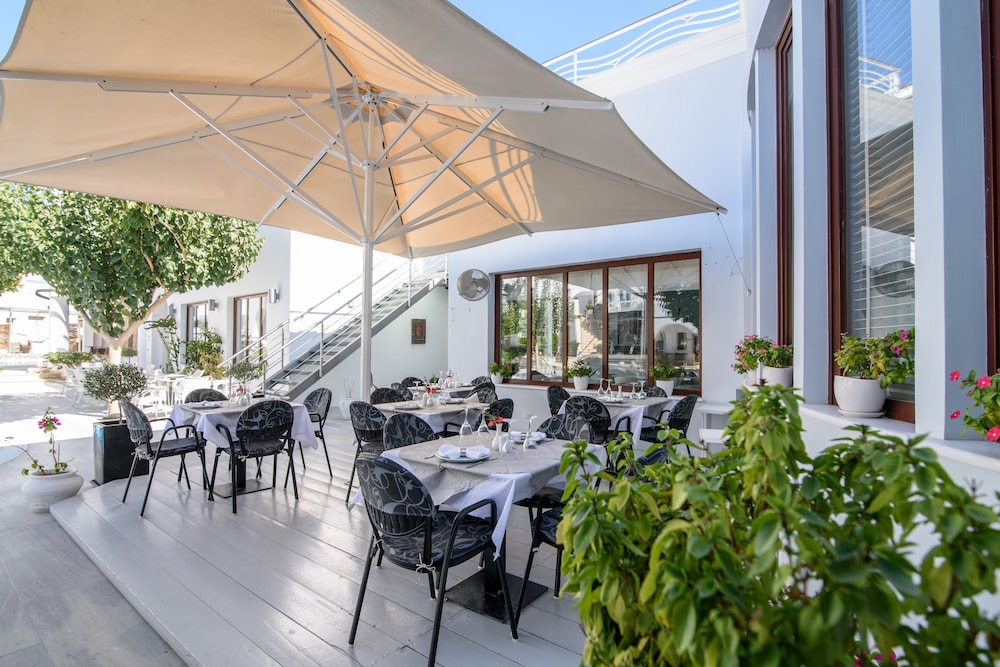 La Mer Deluxe Hotel and Spa 60/75