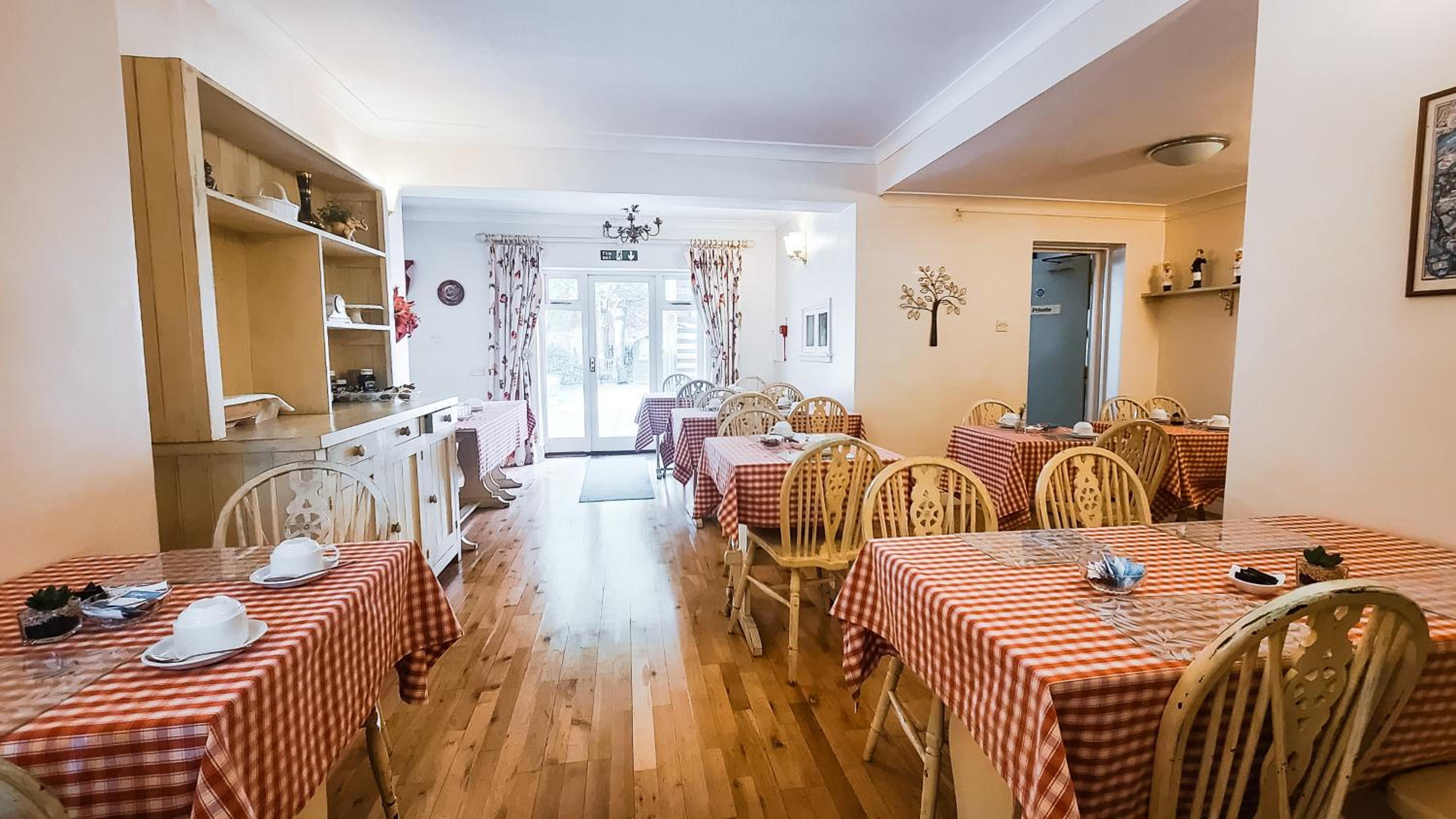 Pickwicks Guest House 18/29