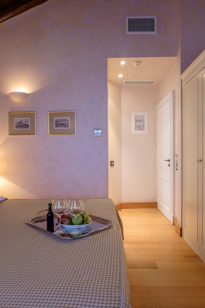 Siora Vittoria Boutique Hotel 26/48