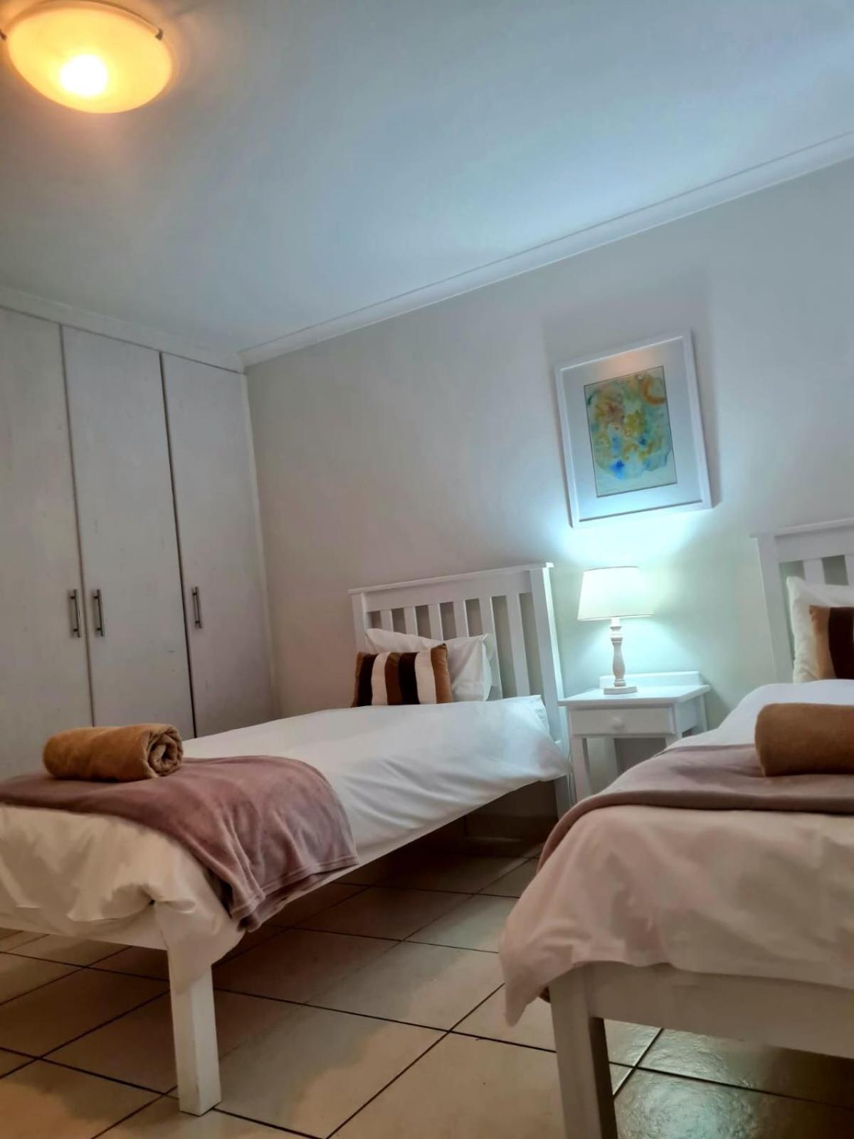 Point Village Hotel 15/76
