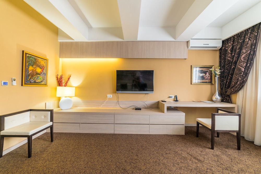 CITY HOTEL MOSTAR 52/69