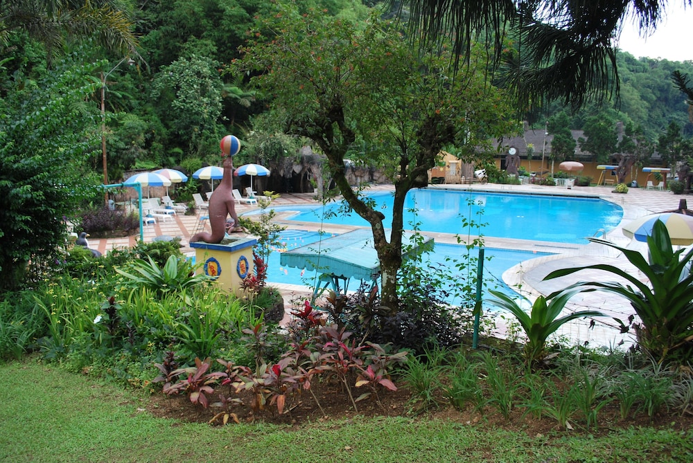 Zuri Resort Cipanas 21/24