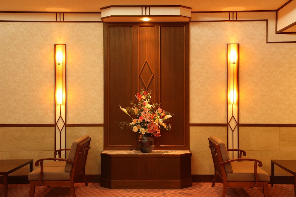Oak Forest Hotel 12/46
