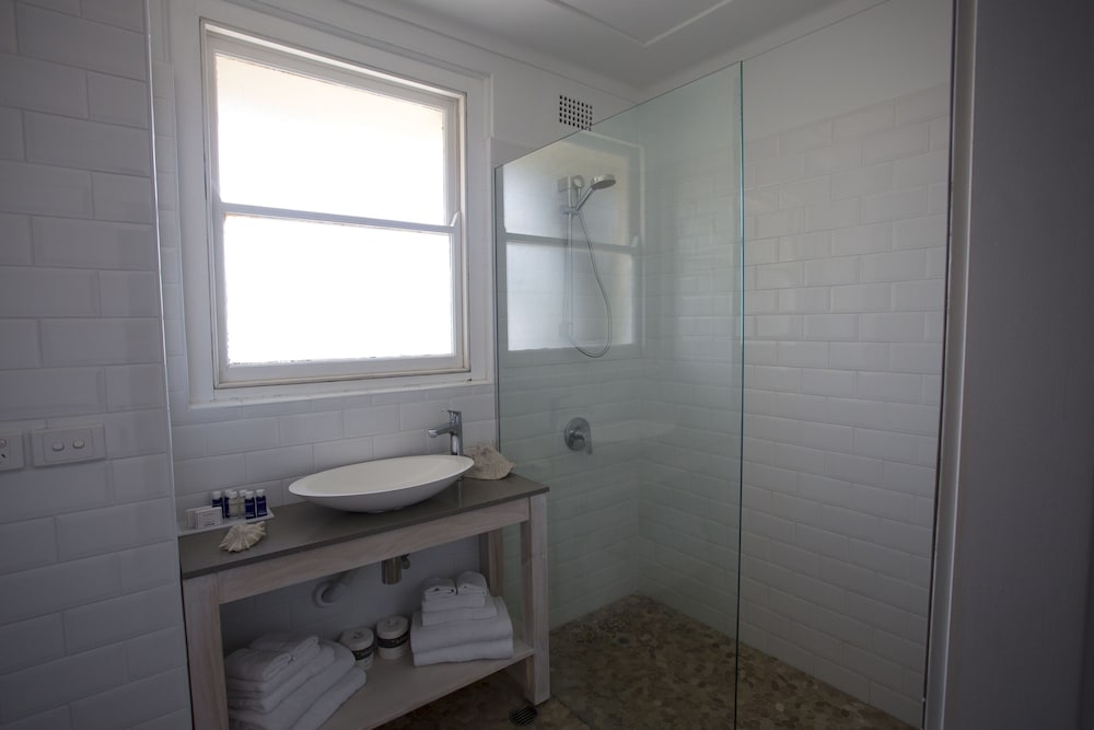 2 Bedrooms, Apartment, King and Twin Beds, Seabreeze Hotel 2/2