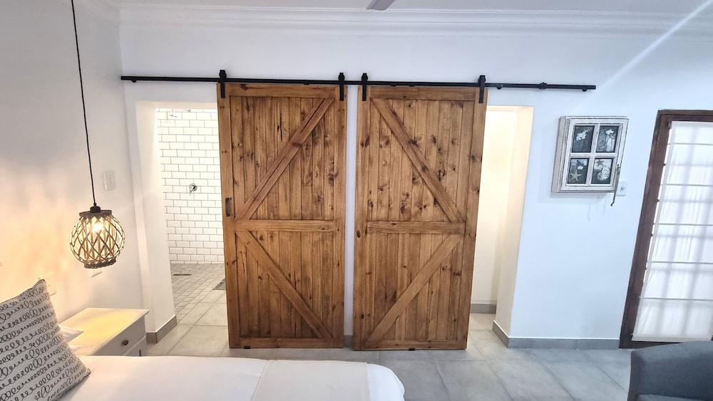 Lalapanzi Guest House 20/50