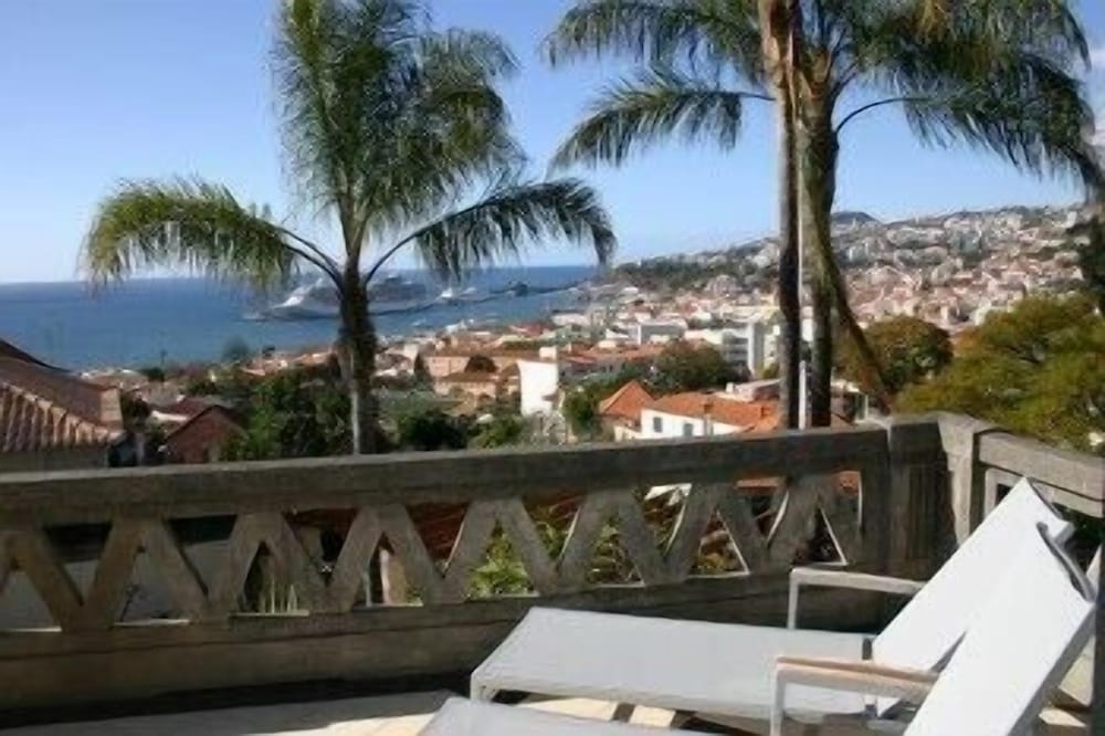 Arts in Hotel Conde Carvalhal 55/68