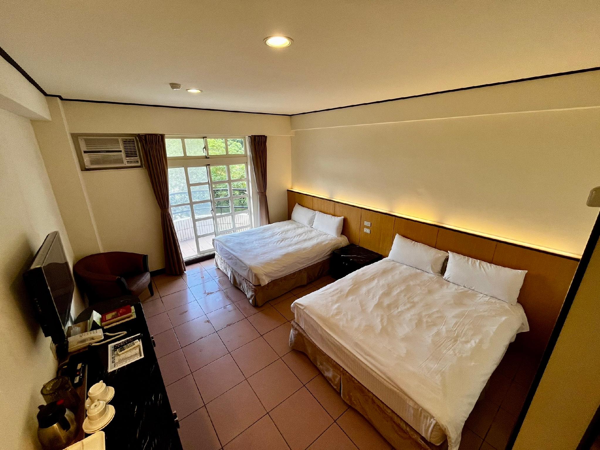 Room, Triple