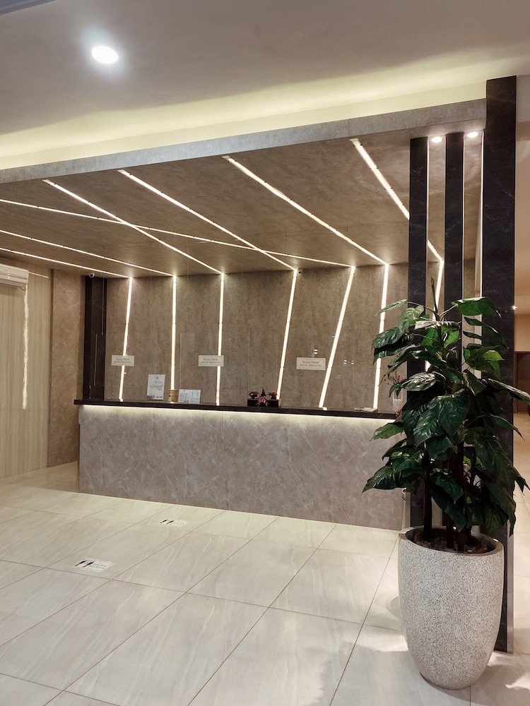 Paradise Hotel Tarakan 4/65