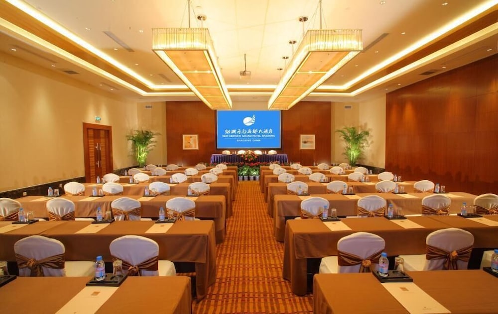 New Century Grand Hotel Shaoxing 37/47