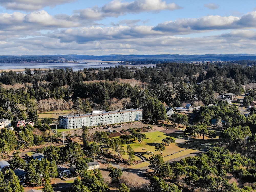 Chateau Westport Resort 50/63