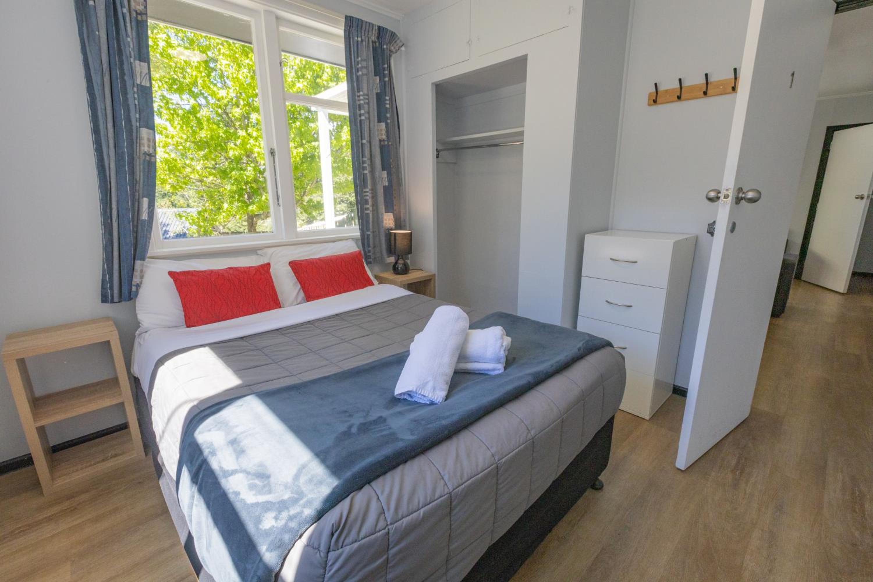 Budget, Double Bed