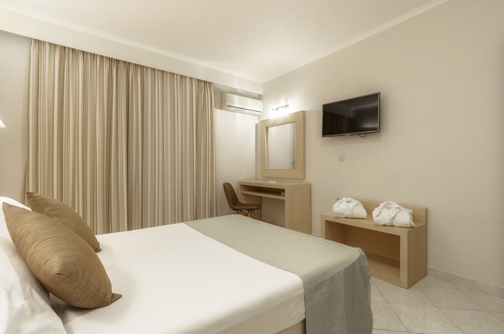 Karras Hotel 19/66