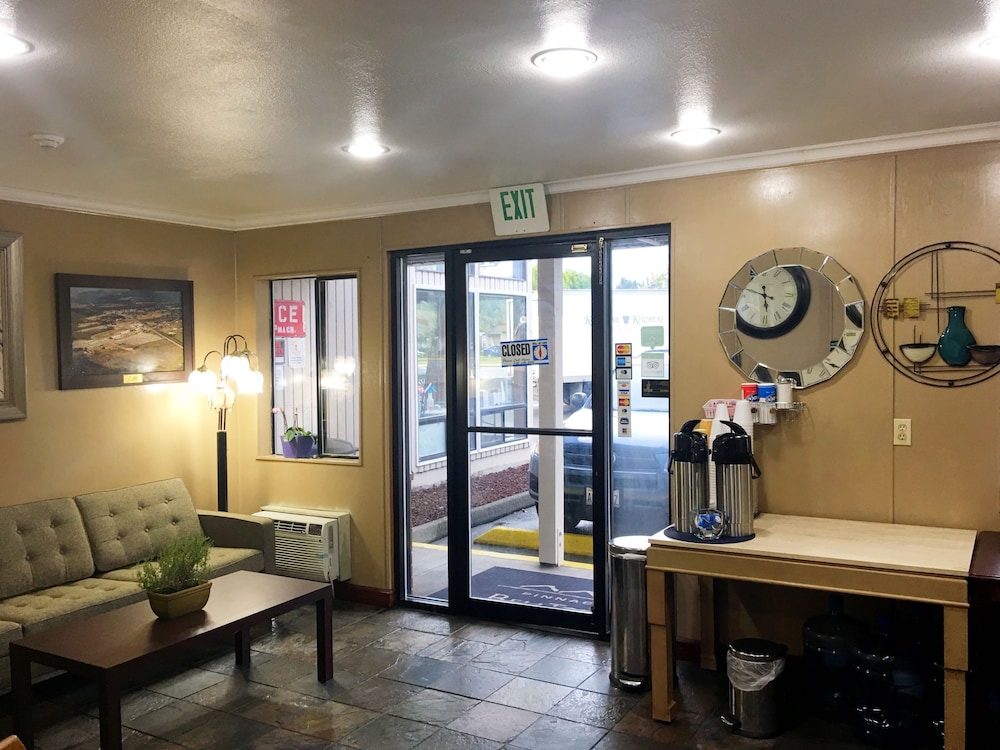 Fairground Inn Monroe WA 31/50