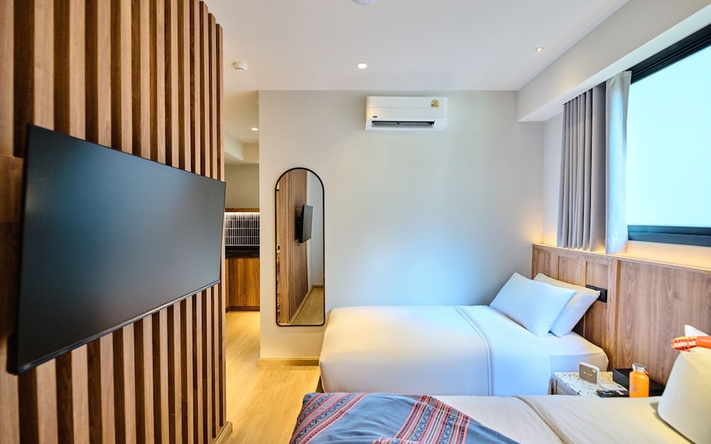 Lub d Bangkok Siam – New Look, Across from MBK & Skytrain Access 35/75