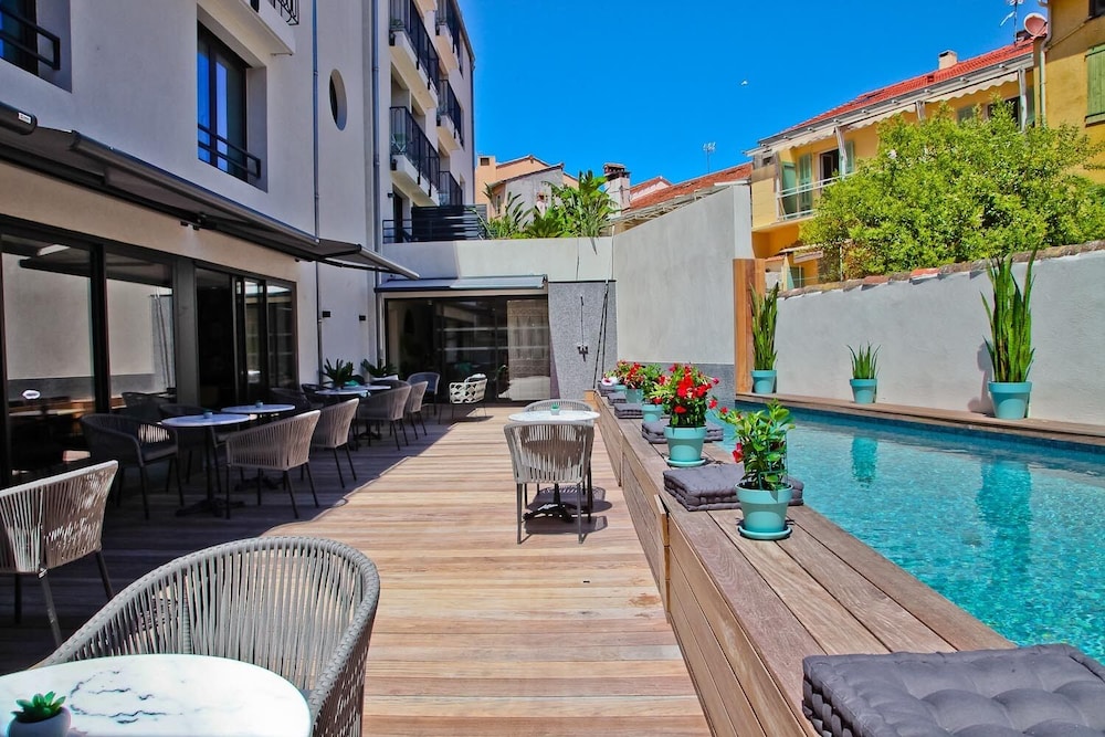 Hotel & Spa La Villa Port d Antibes 43/50