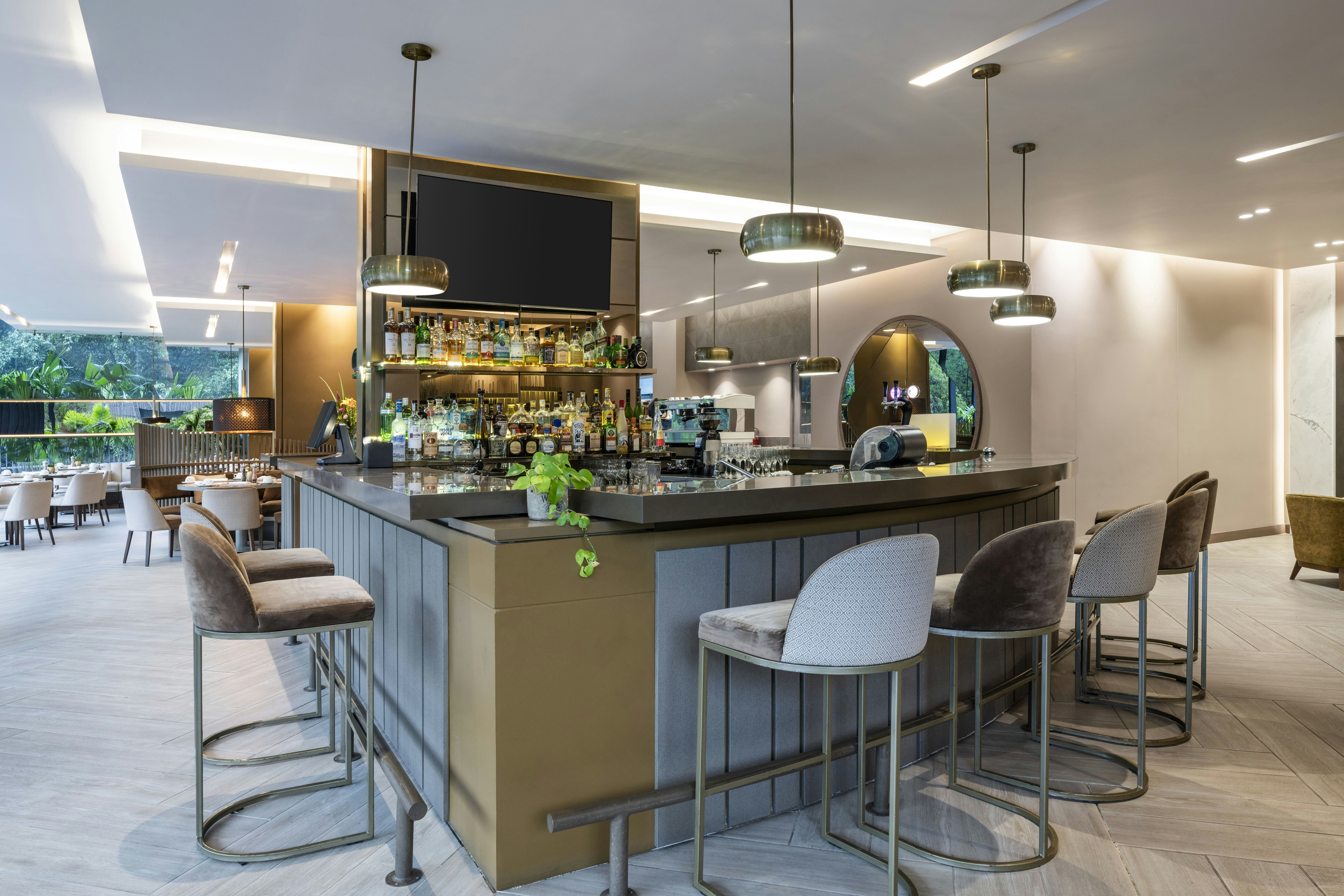 York Medellin, Curio Collection by Hilton 40/60
