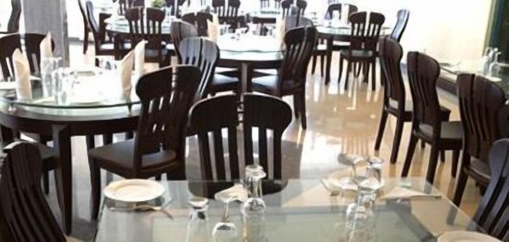 Crystal Palm Hotel 24/49