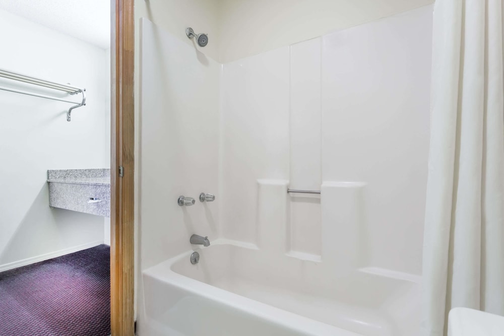 Travelodge by Wyndham Cordele 14/24