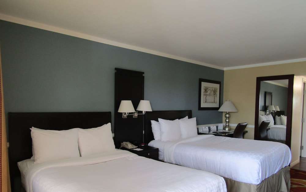 Clarion Inn Near China Lake Naval Station 10/43
