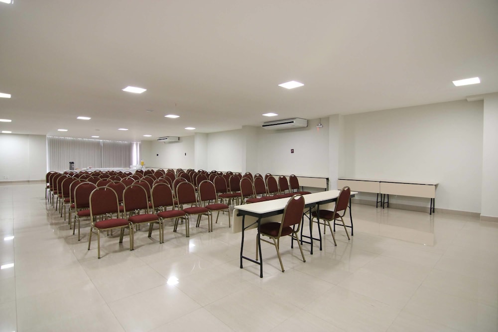 Lagoon Prime Hotel (ex DH Hotel Airport Lagoa Santa) 28/36