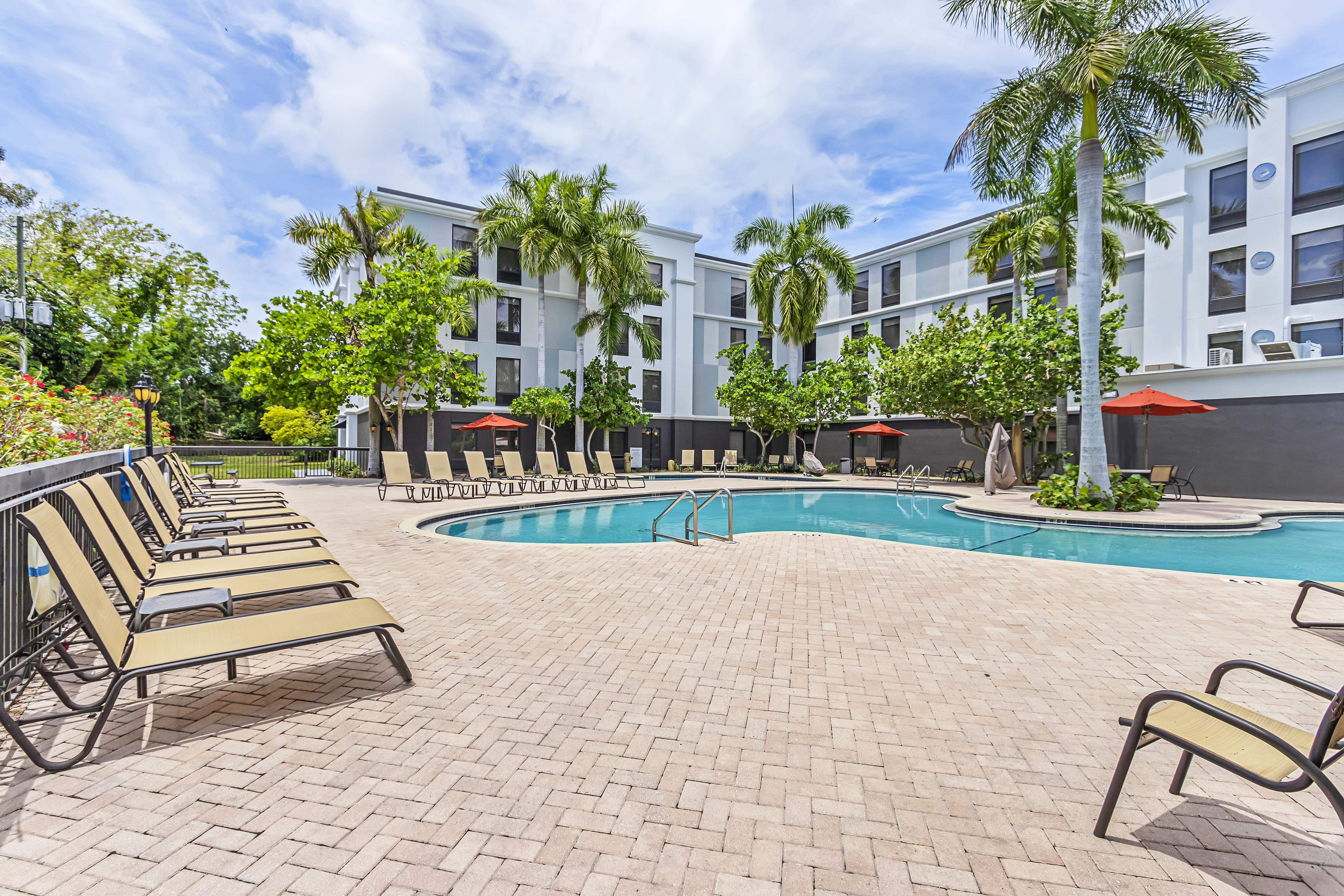 Holiday Inn St. Petersburg West 50/59