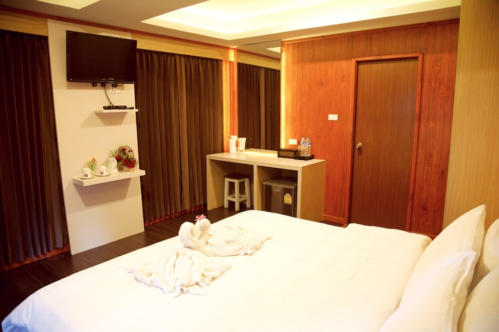 Poohbar Resort & Lotusdive 42/72