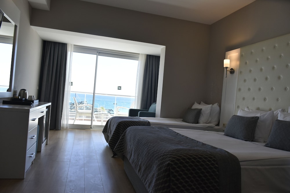 Corendon Playa Kemer 32/82