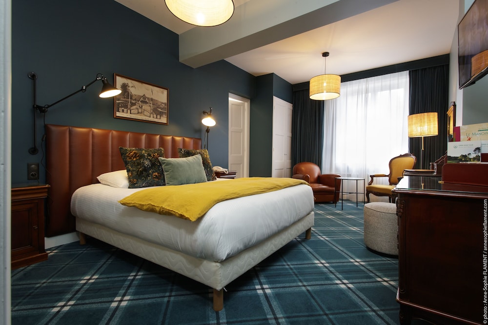 Manoir Hotel 5/50