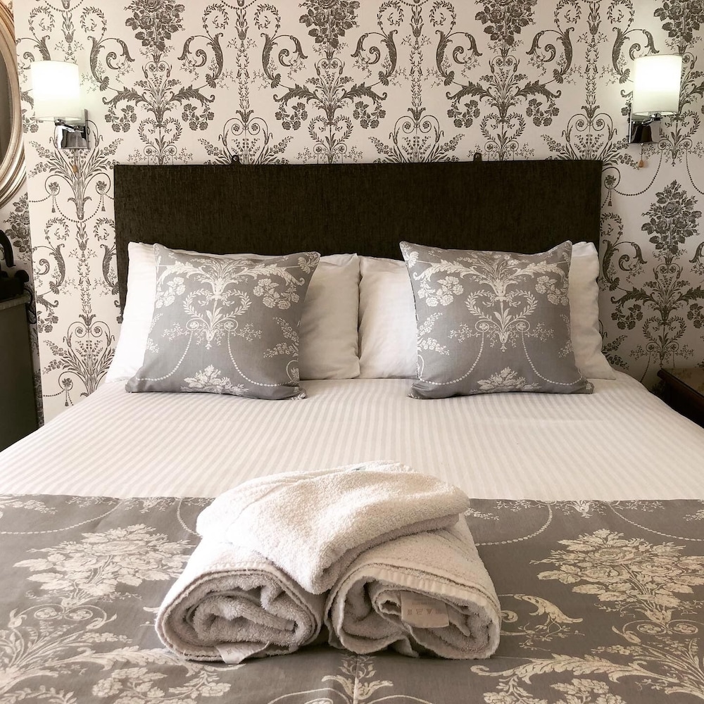 The Strathmore 15/30