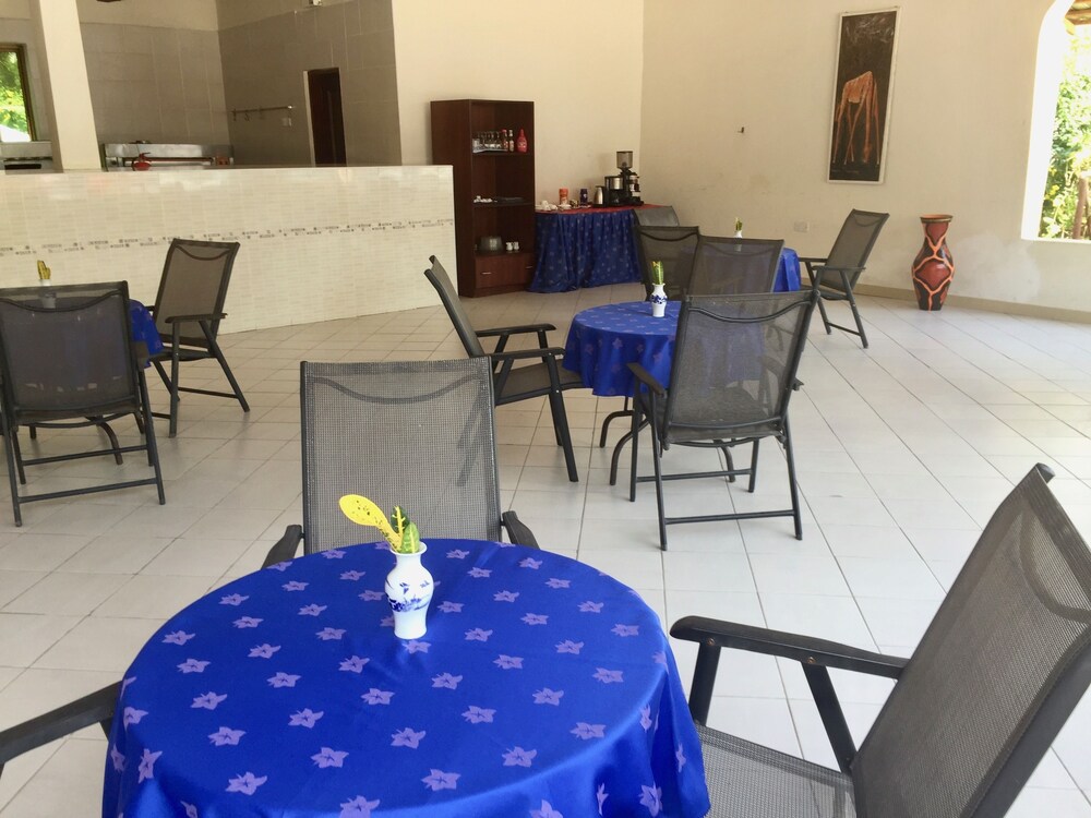 Oceanic Bay Hotel and Resort 23/43