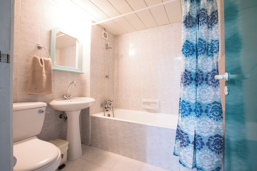 DebbieXenia Hotel Apartments 44/45