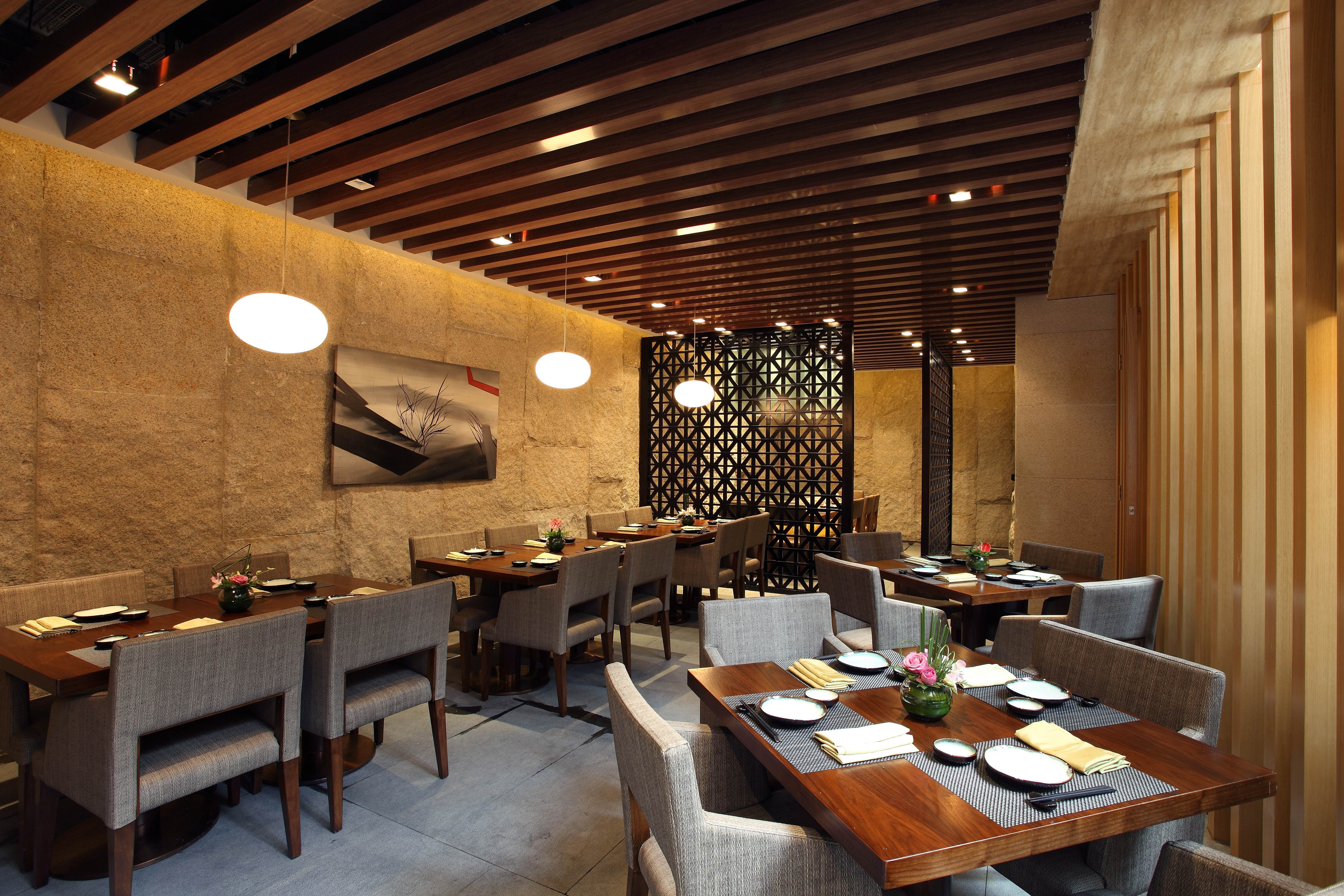 Crowne Plaza Zhongshan Wing on City 34/50