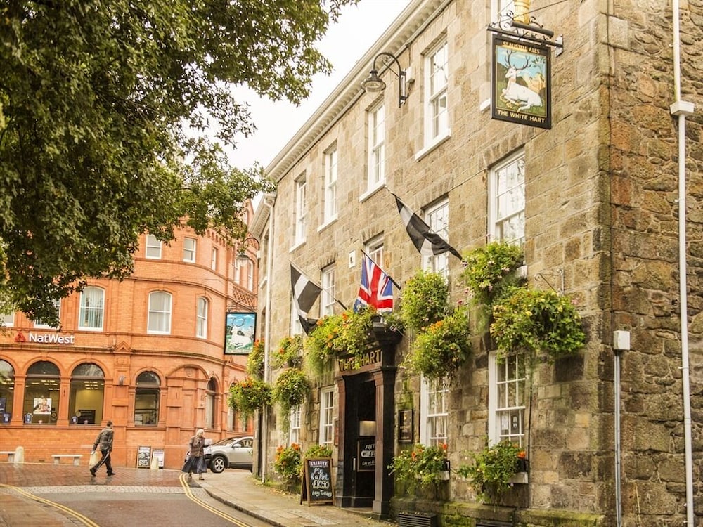 The White Hart Hotel 32/40