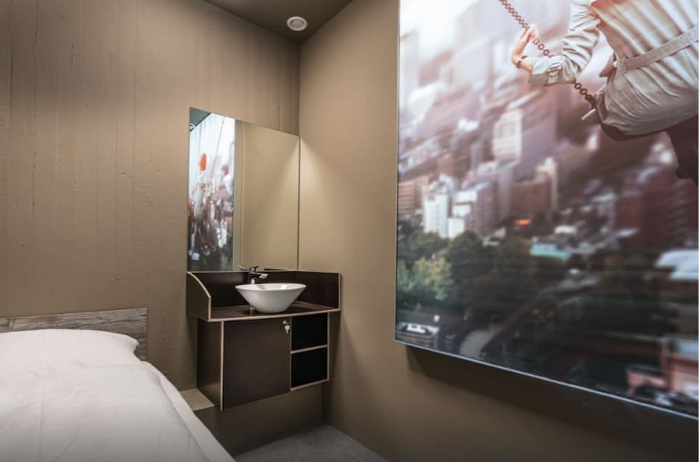 BoxHotel Hannover (App based Hotel) 19/28