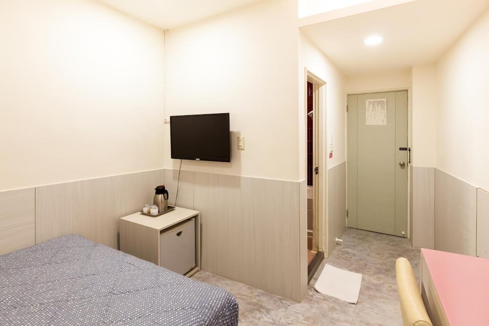 Ruei Gung Business Hotel 41/48