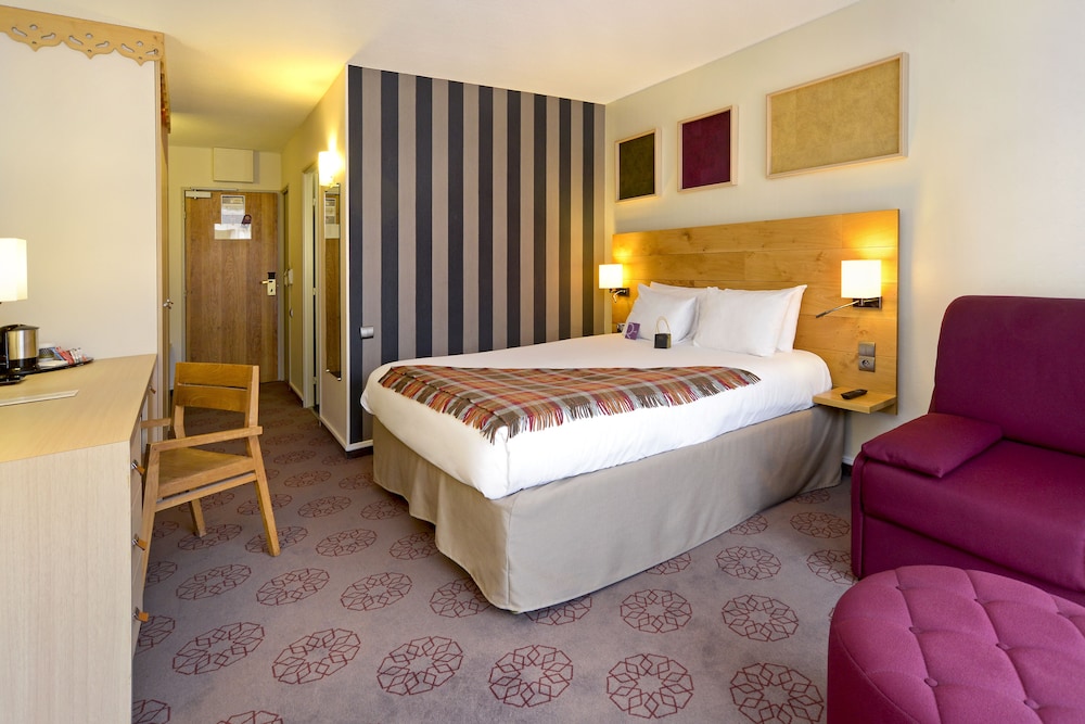 Mercure Saint-Lary 25/68